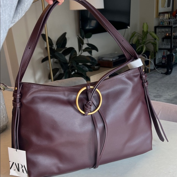 Elegant Brown Leather Shoulder Bag - Picture 4 of 4